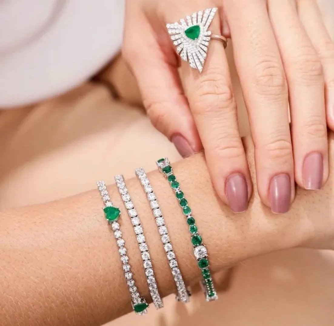 Detalhe de pulseira Druza